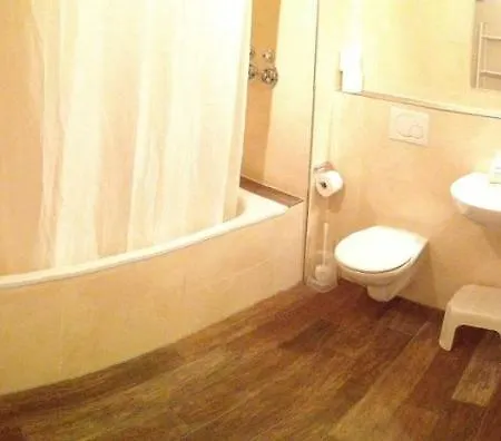 Petite France - Ep Ticket Garantie * רוסט